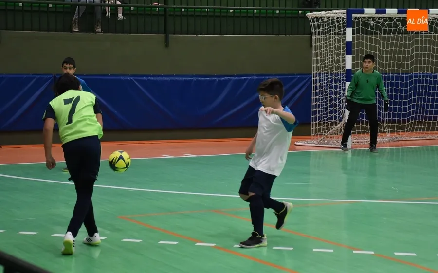 Foto 2 - Liminares B se lleva la Final Four Benjam&iacute;n de los Juegos Escolares