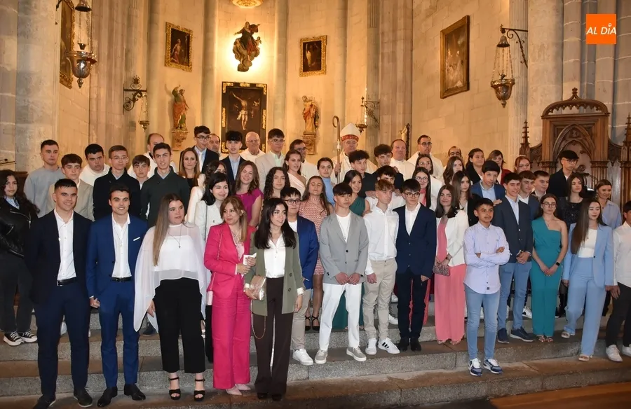 Foto 2 - Confirmaci&oacute;n masiva en la Catedral de 47 j&oacute;venes de Mir&oacute;briga y varios puntos de la comarca