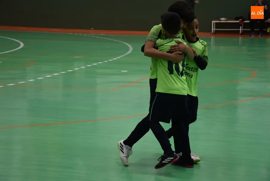 Foto 6 - Liminares B se lleva la Final Four Benjam&iacute;n de los Juegos Escolares
