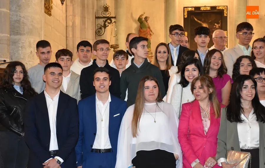 Foto 11 - Confirmaci&oacute;n masiva en la Catedral de 47 j&oacute;venes de Mir&oacute;briga y varios puntos de la comarca
