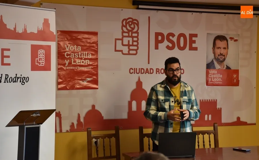 Foto 6 - El PSOE inicia con una sesi&oacute;n sobre comunicaci&oacute;n una ronda de jornadas formativas