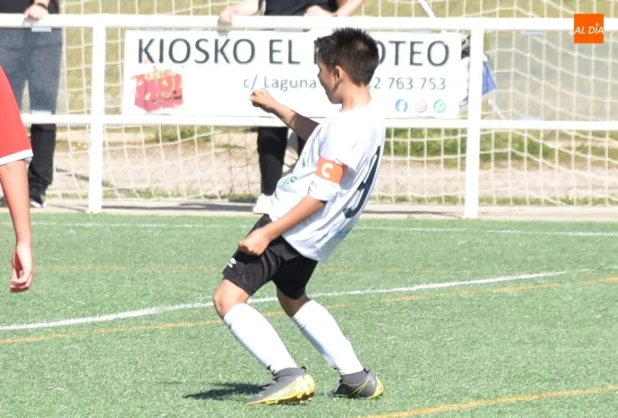 Foto 2 - El Alev&iacute;n B del Ciudad Rodrigo se impone al l&iacute;der de su categor&iacute;a con una fulgurante puesta en escena