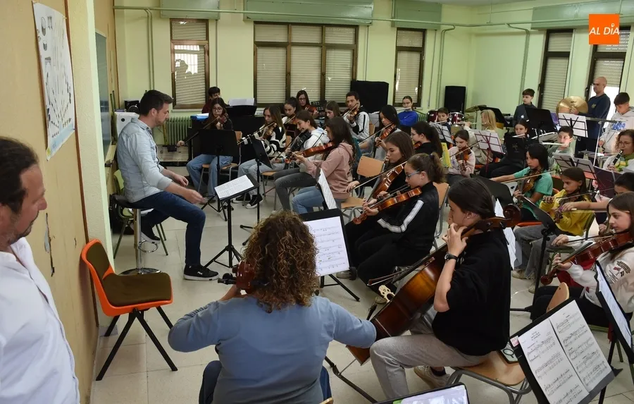 Foto 6 - La Orquesta Sinf&oacute;nica de Ciudad Rodrigo se prepara para ofrecer dos conciertos en mayo