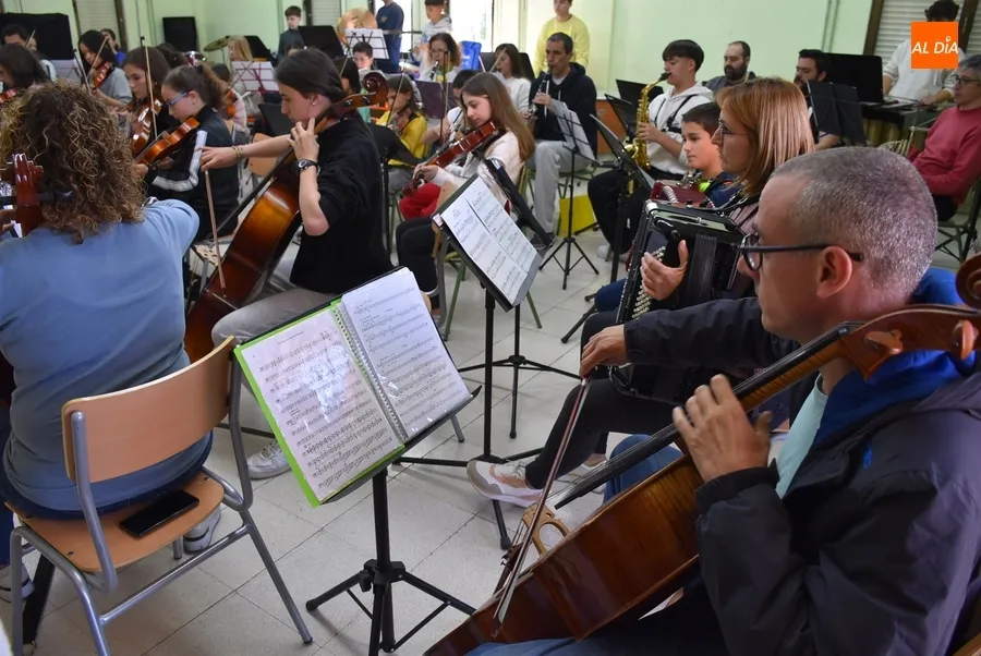 Foto 10 - La Orquesta Sinf&oacute;nica de Ciudad Rodrigo se prepara para ofrecer dos conciertos en mayo