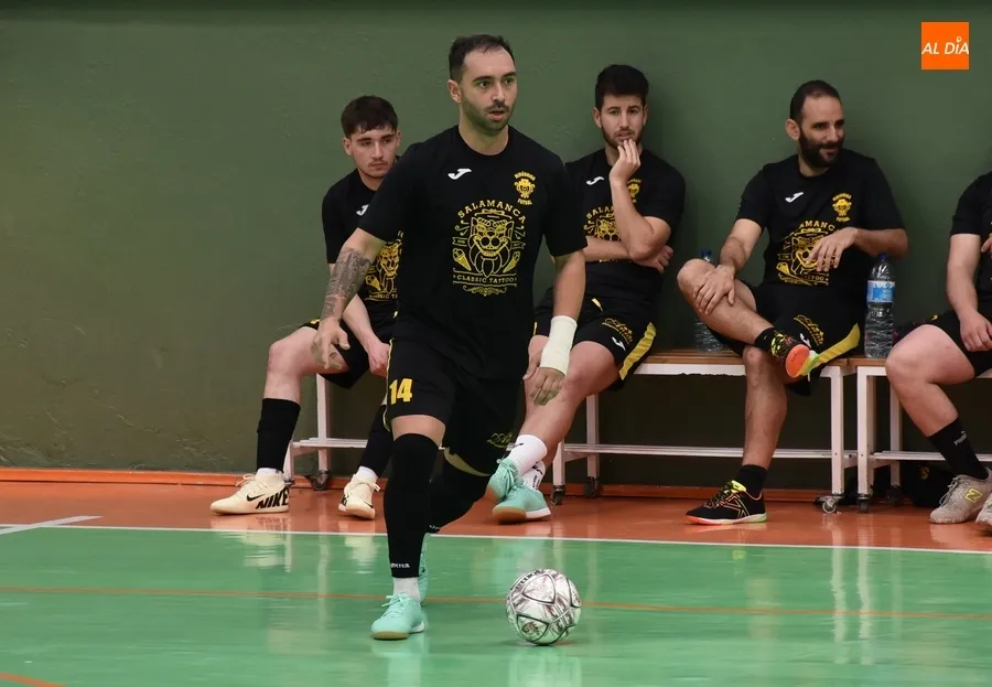 Foto 10 - El Mir&oacute;briga Futsal bate al l&iacute;der de Futormes en una 2&ordf; parte repleta de goles