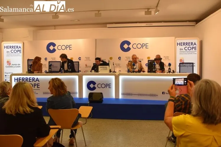 Emisión en directo del programa de radio 'Herrera en Cope' desde Salamanca | FOTOS: Vanesa Martins 