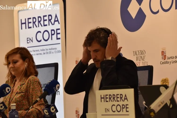 Emisión en directo del programa de radio 'Herrera en Cope' desde Salamanca | FOTOS: Vanesa Martins 