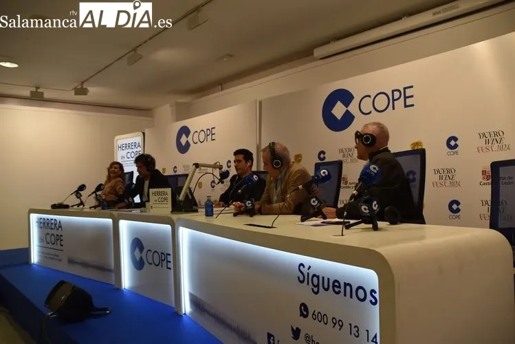 Emisión en directo del programa de radio 'Herrera en Cope' desde Salamanca | FOTOS: Vanesa Martins 