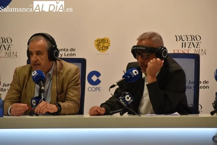 Emisión en directo del programa de radio 'Herrera en Cope' desde Salamanca | FOTOS: Vanesa Martins 