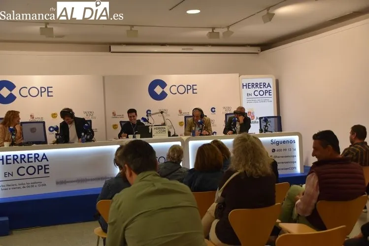 Emisión en directo del programa de radio 'Herrera en Cope' desde Salamanca | FOTOS: Vanesa Martins 