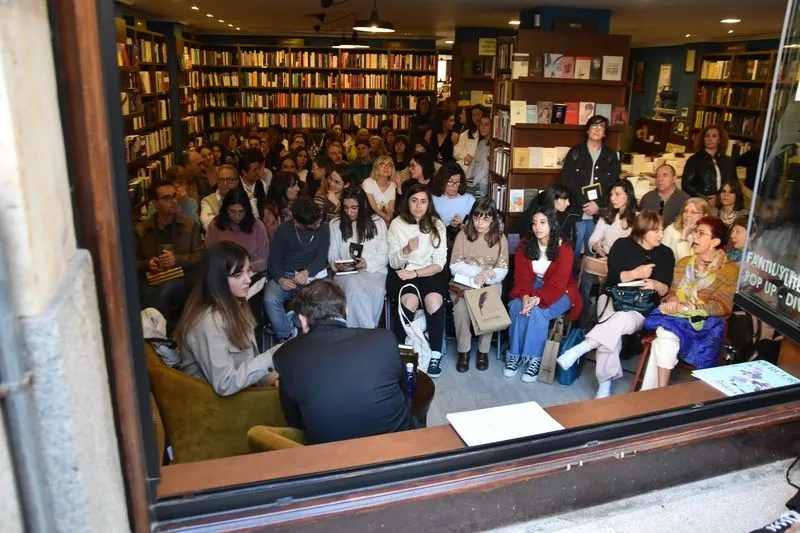 Foto 4 - Luis Garc&iacute;a Montero presenta en Salamanca 'Almudena' ante un p&uacute;blico entregado