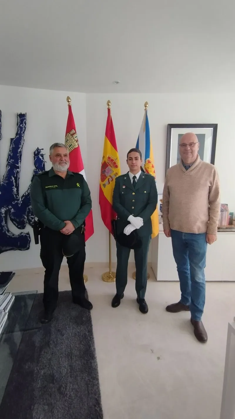 Despedida de la teniente responsable del puesto de la Guardia Civil de Santa Marta de Tormes.