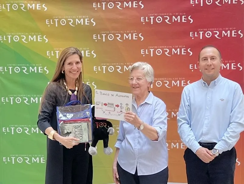 Entrega de premios en el Centro Comercial El Tormes del Concurso-Exposición de dibujos del Banco de Alimentos de Salamanca. Foto: CC El Tormes