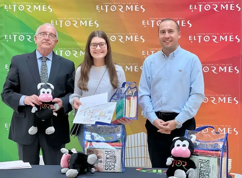 Entrega de premios en el Centro Comercial El Tormes del Concurso-Exposición de dibujos del Banco de Alimentos de Salamanca. Foto: CC El Tormes