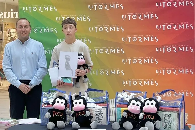 Entrega de premios en el Centro Comercial El Tormes del Concurso-Exposición de dibujos del Banco de Alimentos de Salamanca. Foto: CC El Tormes