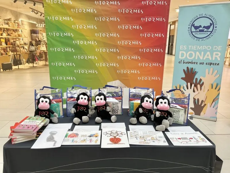 Entrega de premios en el Centro Comercial El Tormes del Concurso-Exposición de dibujos del Banco de Alimentos de Salamanca. Foto: CC El Tormes