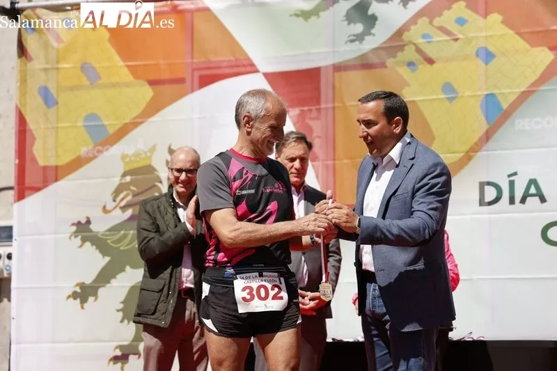 Entrega de trofeos de la carrera popular por el Día de Castilla y León. Fotos: David Sañudo.
