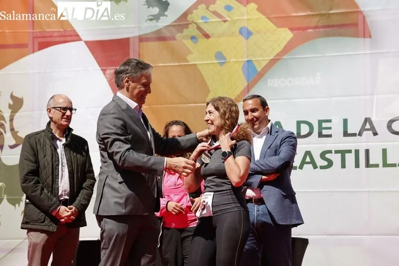 Entrega de trofeos de la carrera popular por el Día de Castilla y León. Fotos: David Sañudo.