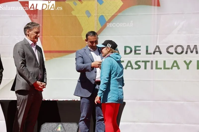 Entrega de trofeos de la carrera popular por el Día de Castilla y León. Fotos: David Sañudo.