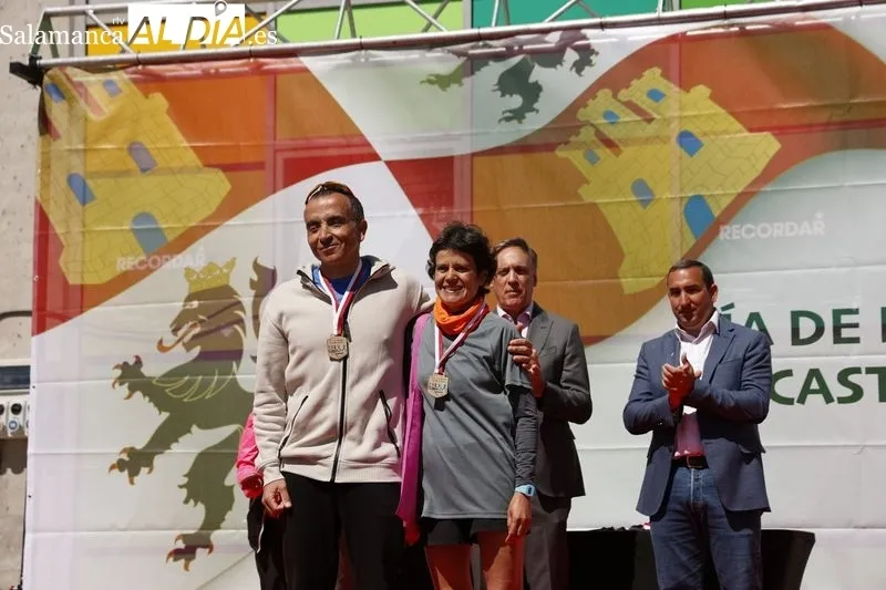 Entrega de trofeos de la carrera popular por el Día de Castilla y León. Fotos: David Sañudo.