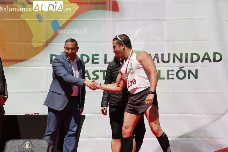 Entrega de trofeos de la carrera popular por el Día de Castilla y León. Fotos: David Sañudo.