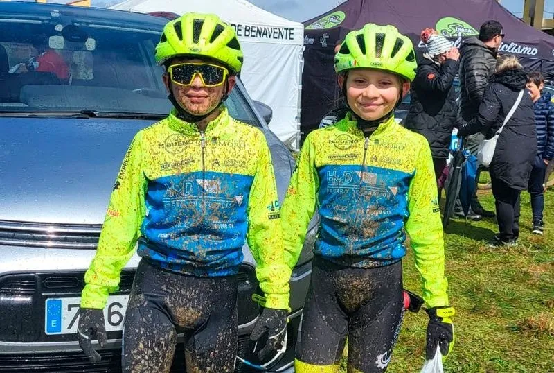 Deportistas de la Escuela de Ciclismo Salmantina