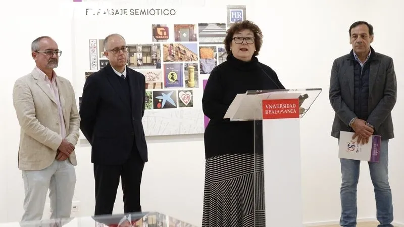 Inauguración de la muestra 'El paisaje lingüístico. Un paseo por el discurso público' en el Centro Internacional del Español. Foto: Raúl Riego