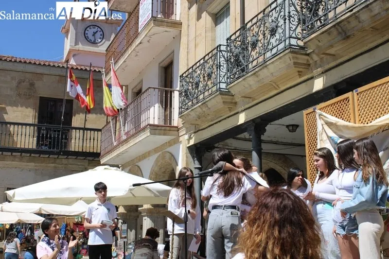 Foto 4 - Alba de Tormes acoge una nueva edici&oacute;n de la Feria del Libro