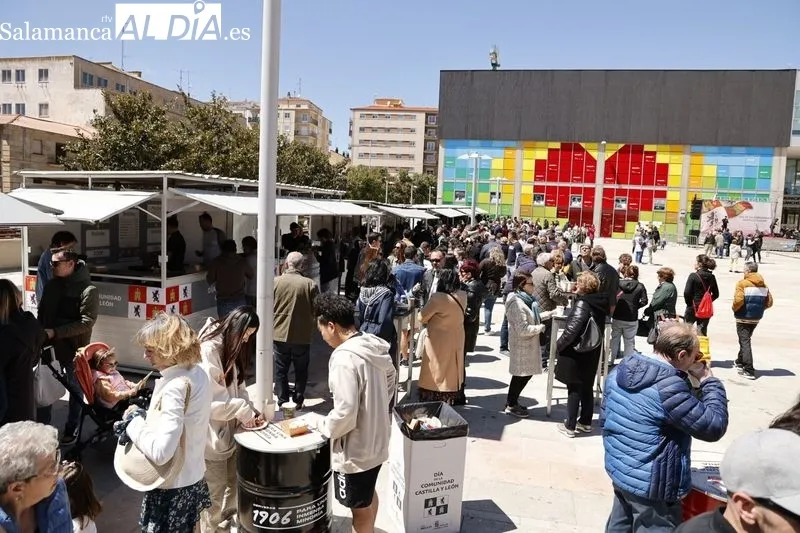 Feria gastronómica en la plaza de la Concordia. Fotos: David Sañudo.