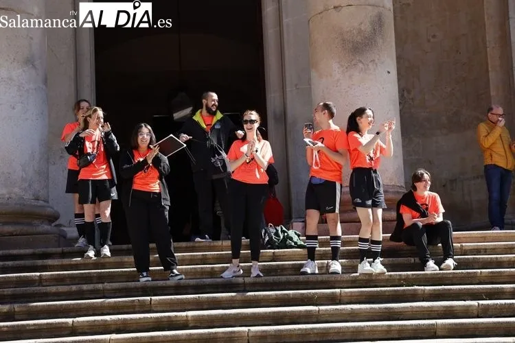 Música y disfraces para celebrar las fiestas de Filología  | FOTOS: David Sañudo 
