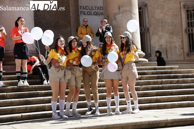 Música y disfraces para celebrar las fiestas de Filología  | FOTOS: David Sañudo 