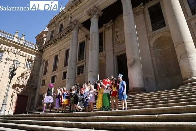 Música y disfraces para celebrar las fiestas de Filología  | FOTOS: David Sañudo 