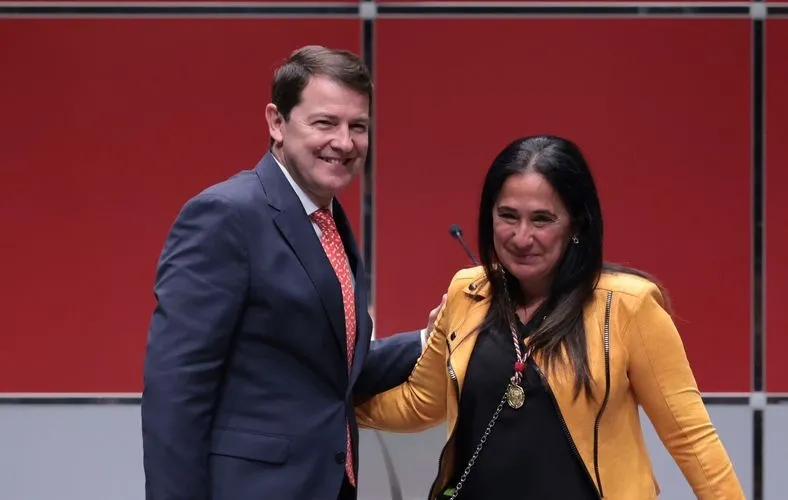 Marta Pérez López, cirujana taurina, recibe el Premio Castilla y León de Tauromaquia 2023 | FOTO: @jcyl