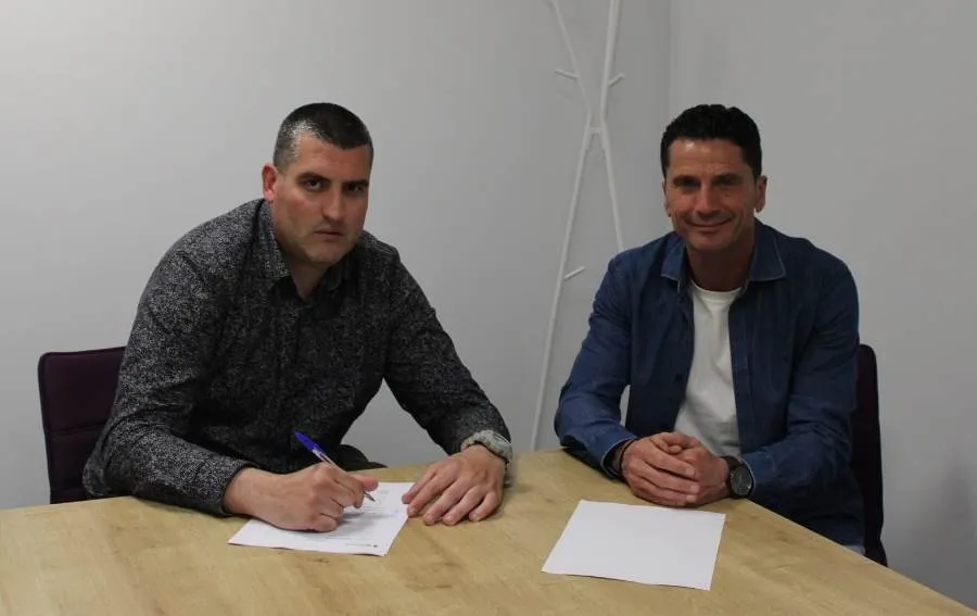 Foto 4 - El Ciudad Rodrigo CF firma un convenio de colaboraci&oacute;n con el Real Valladolid