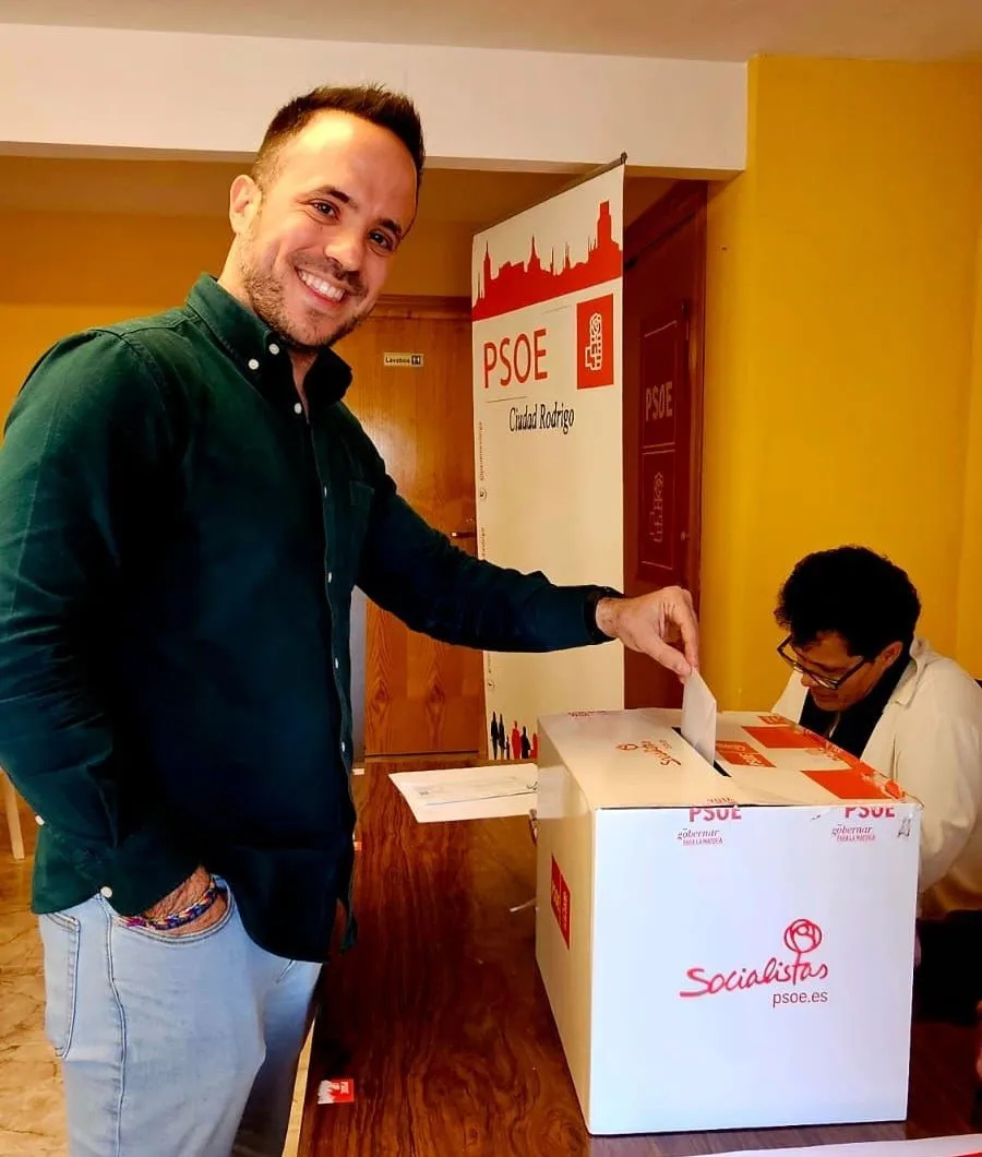 Foto 5 - El PSOE mirobrigense elige a Carlos Fern&aacute;ndez Chanca como su nuevo Secretario General