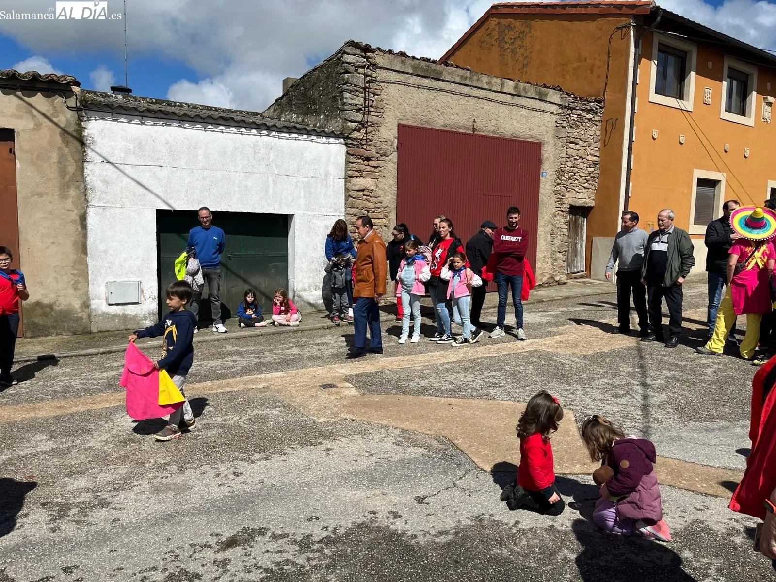 Divertido encierro de carretones en Yecla de Yeltes 
