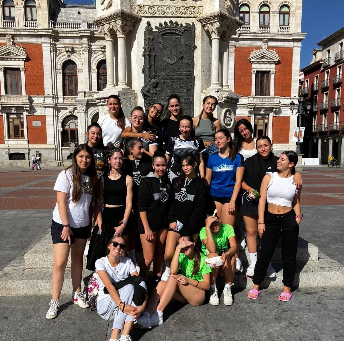 Foto 3 - El equipo Cadete de la Escuela de Voleibol se proclama campe&oacute;n de los Juegos Escolares
