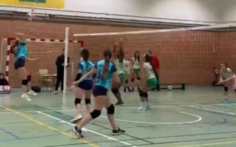 Foto 5 - El equipo Cadete de la Escuela de Voleibol se proclama campe&oacute;n de los Juegos Escolares