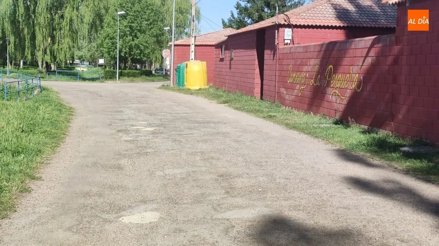 Foto 7 - Vecinos de las Huertas de La Artesa denuncian el p&eacute;simo estado de la v&iacute;a que lleva a sus inmuebles