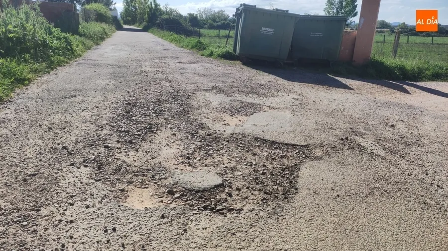 Foto 5 - Vecinos de las Huertas de La Artesa denuncian el p&eacute;simo estado de la v&iacute;a que lleva a sus inmuebles