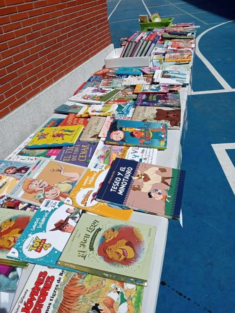 Trueque de libros de lectura en el colegio San Juan Bosco