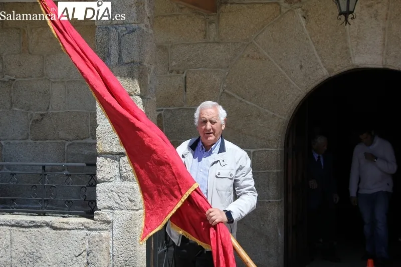 El obispo José Luis Retana celebraba San Marcos con los vecinos de Cerezal de Peñahorcada / MARIBEL SÁNCHEZ
