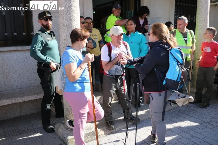 Excelente afluencia de senderistas a la XXVII Ruta de Senderismo ‘Arribes del Duero’ en Mieza / CORRAL