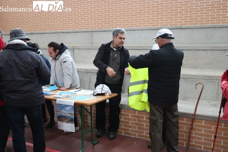 Hassta 250 senderistas se reunieron este domingo en Sardón de los Frailes en la III Marcha 'Los secretos de la presa'   / CORRAL