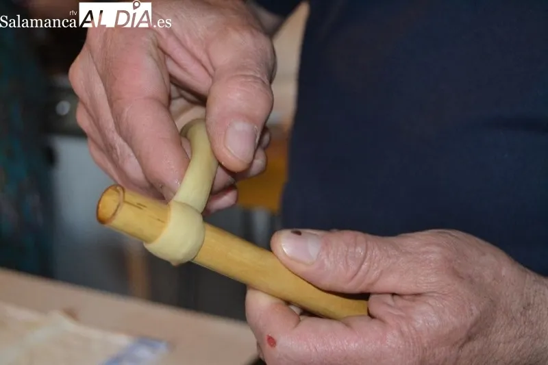 Foto 4 - El laboratorio artesano de Santiago de la Puebla, a pleno funcionamiento para elaborar sus hist&oacute;ricos Cuquillos