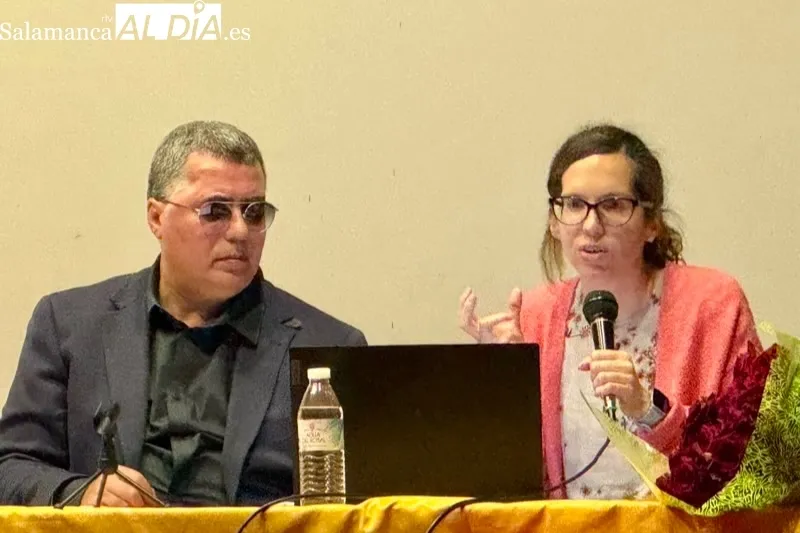 Juan Carlos López Pinto protagonizaba en Macotera la charla ‘Libros para  la Solidaridad’