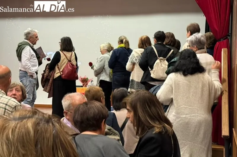 Juan Carlos López Pinto protagonizaba en Macotera la charla ‘Libros para  la Solidaridad’