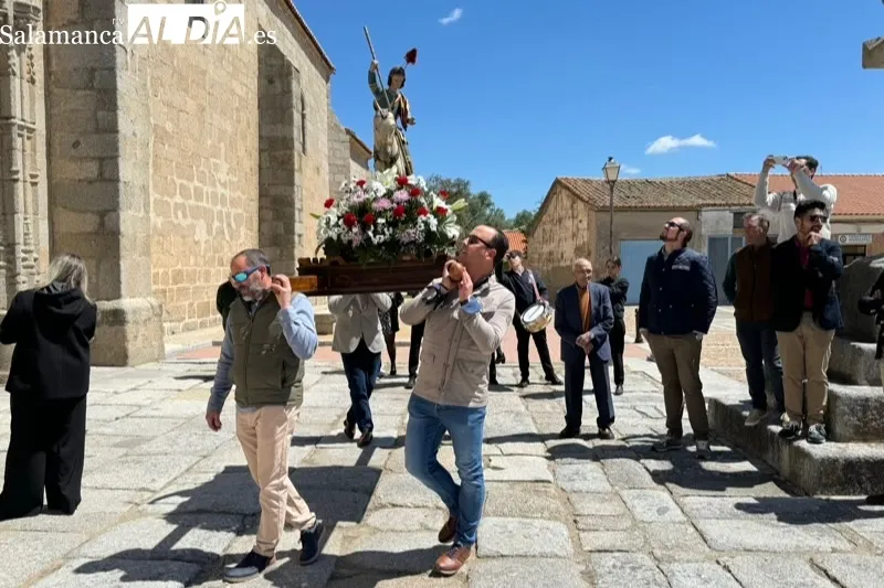 Santiago de la Puebla celebraba la tradicional procesión de San Jorge