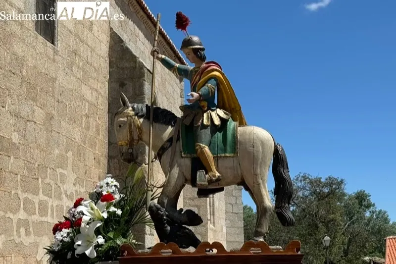 Santiago de la Puebla celebraba la tradicional procesión de San Jorge