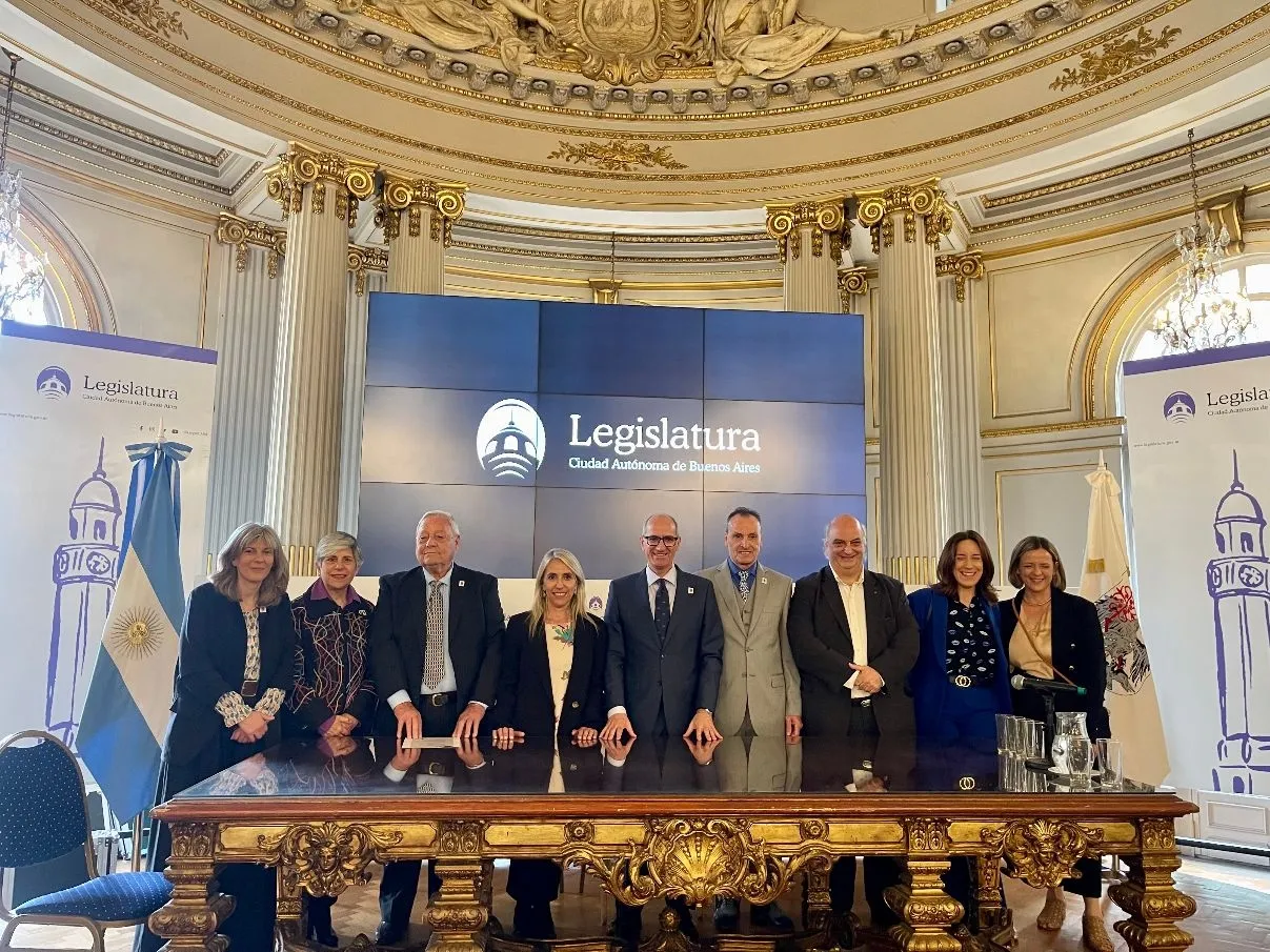 La delegación de la Diputación de Salamanca recibida en la sede de la Legislatura de la Ciudad de Buenos Aires 